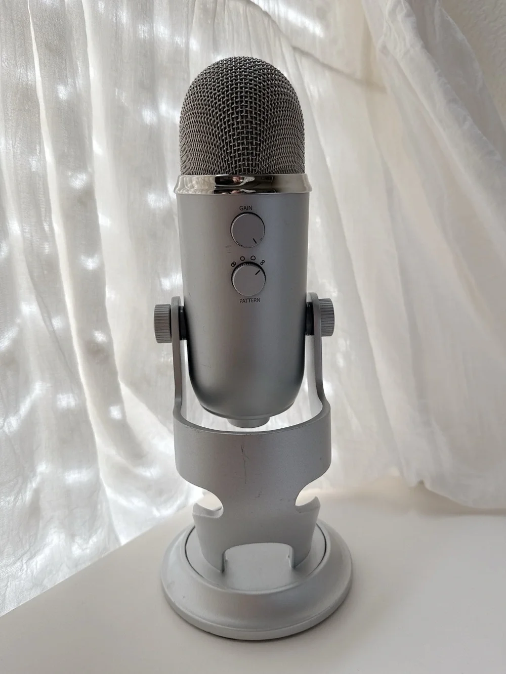 Logitech Blue Yeti USB Microphone Silver with USB Cable